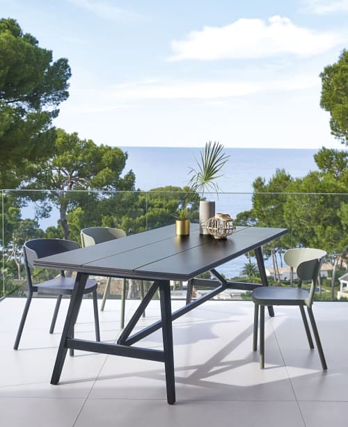 anthracite garden table and chairs