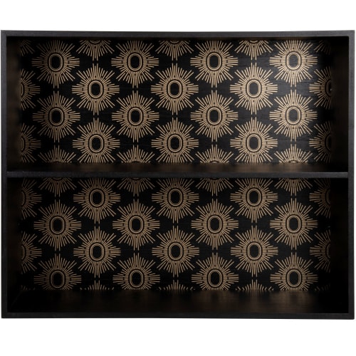 Regal aus schwarzem Holz mit Stoffhintergrund mit goldenen Druckmotiven