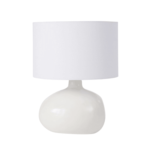 Ronde lamp van wit keramiek met lampenkap van wit katoen