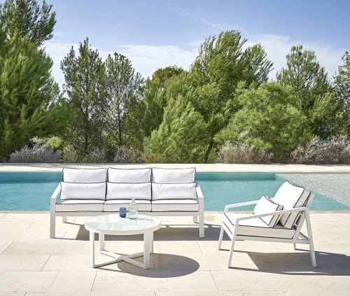 Round White Metal and Glass Garden Coffee Table Thetis | Maisons du Monde