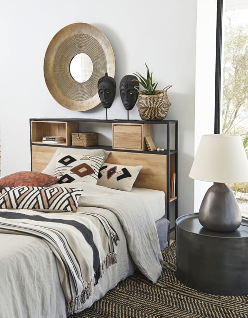 specchio rotondo in metallo martellato color ottone d 90 cm maisons du monde