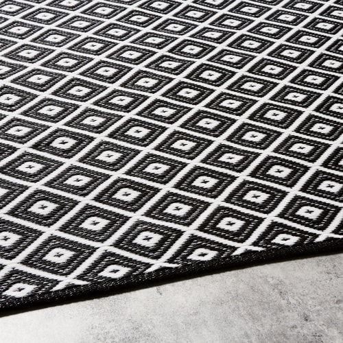 Muf opvolger beweging Tapijt van polypropyleen, zwart en wit motief 180 x 180 cm, OEKO-TEX®  KAMARI | Maisons du Monde