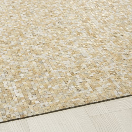 Teppich Aus Kuhleder In Ecru Und Gold Mit Grafischen Motiven