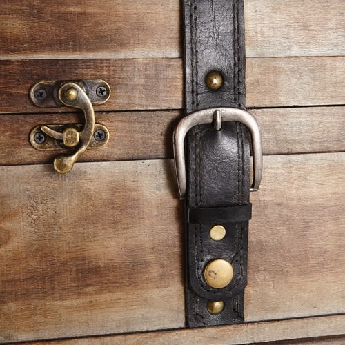 Überseekoffer aus Eichenholz mit Klappfuß Gustave | Maisons du Monde