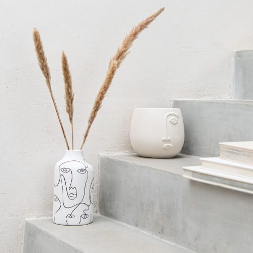 White And Black Dolomite Face Vase H21cm Maisons Du Monde