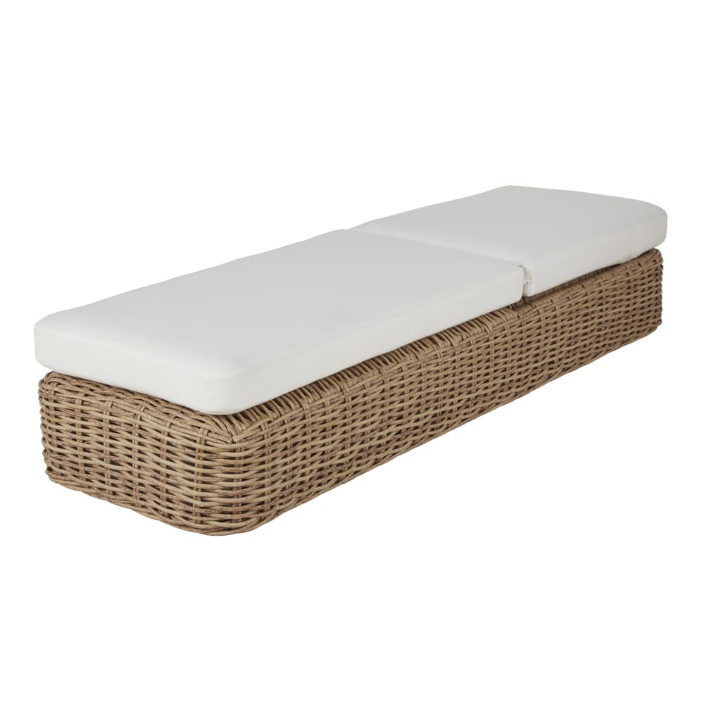 Bain de soleil en résine tressée recyclé imitation rotin et coussins blanc cassé en polyester recyclé