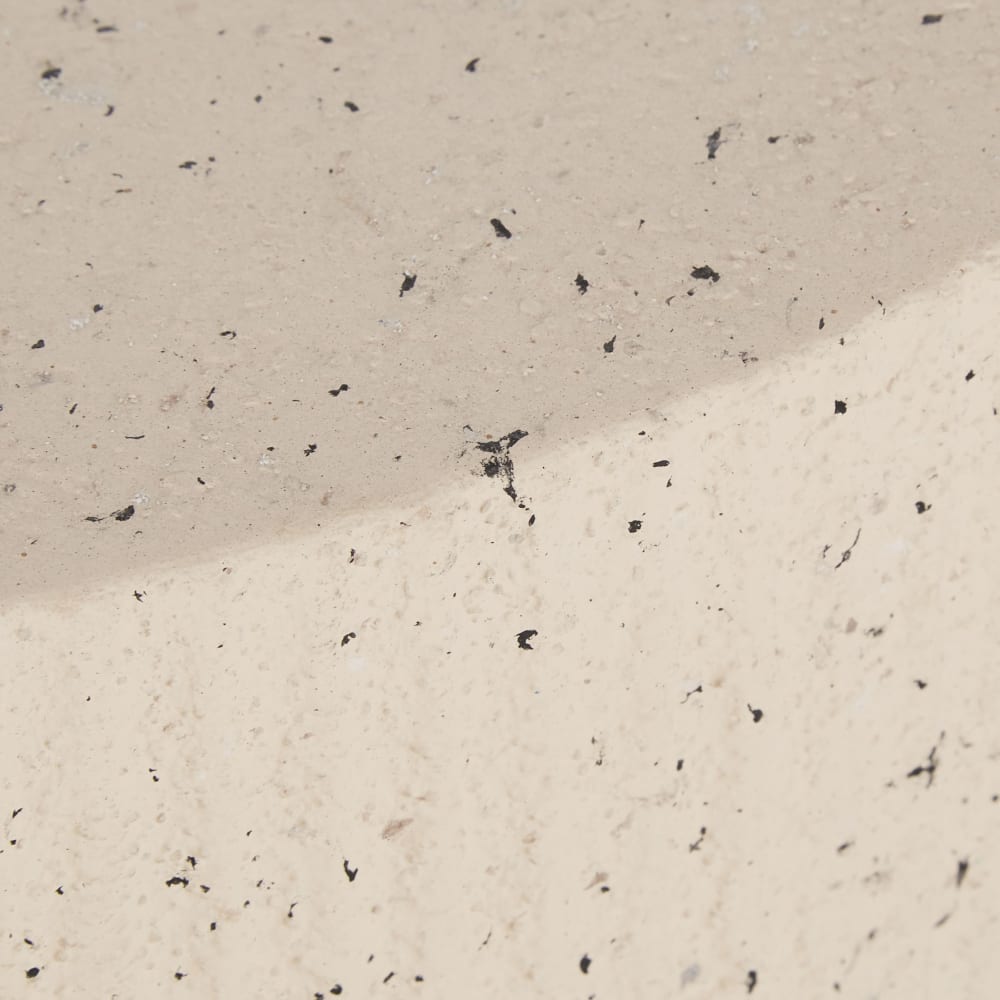 Bout de canapé effet terrazzo beige