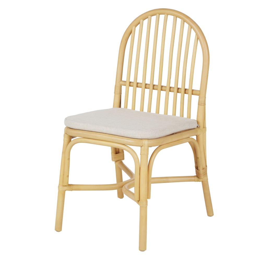 Chaise en rotin et coussin écru