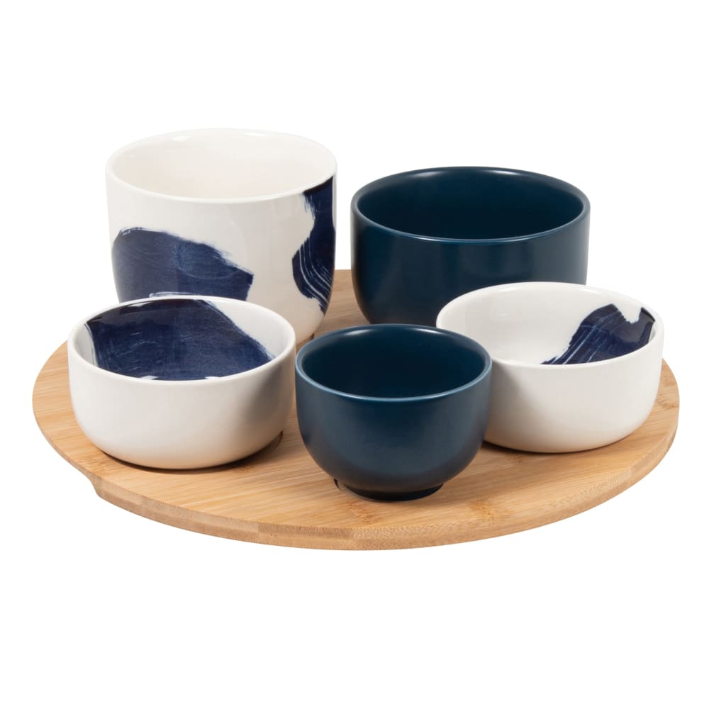 Coupelles apéritives en céramique blanche, noire et bleue (x5) et plateau en bambou