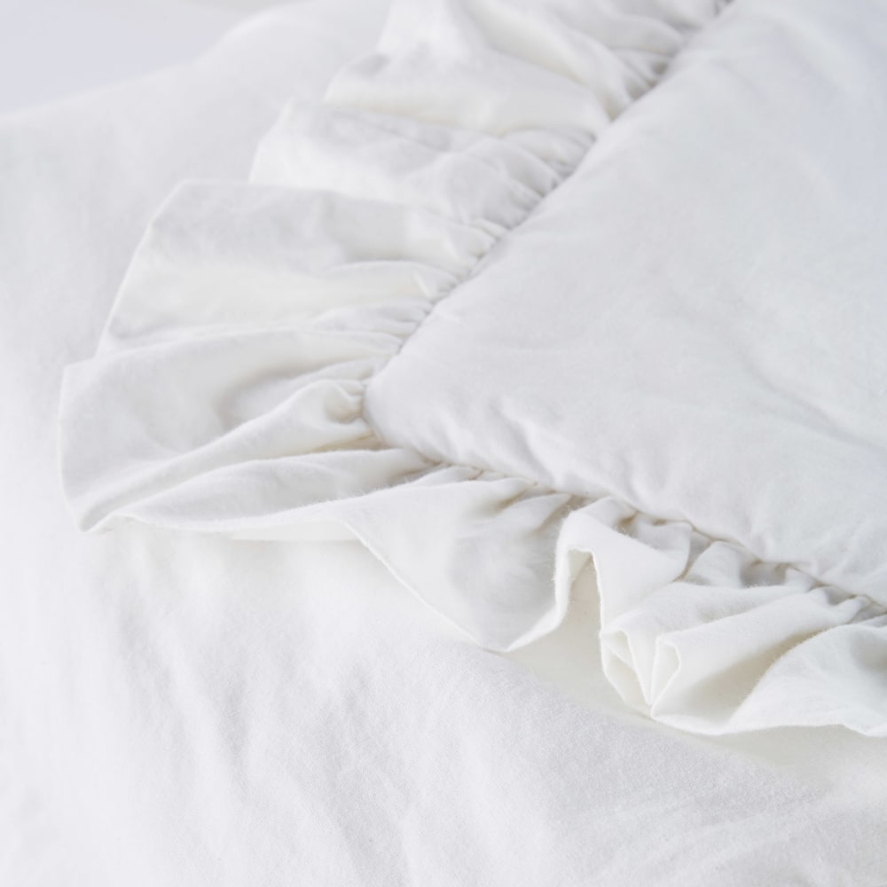 Couvre-lit boutis en coton avec volant écru 240x220 - Maisons du Monde