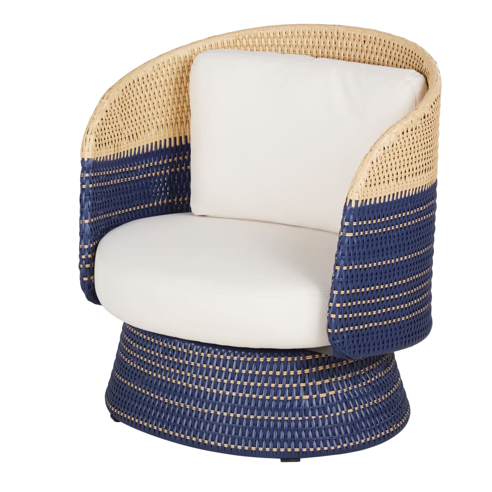 Fauteuil pivotant de jardin en résine tressée bleue et beige et coussins en polyester recyclé beige