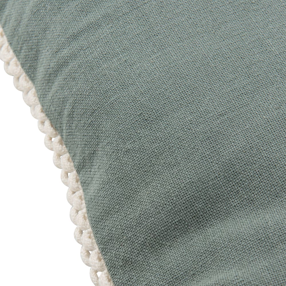 Housse de coussin en coton biologique bleu gris et bordure dentelle écrue 40x40 — vue 3