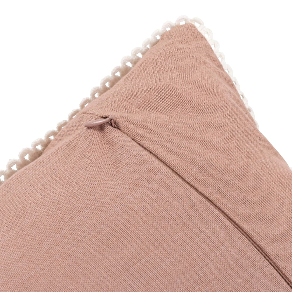 Housse de coussin en coton biologique rose bordure dentelle écrue 40x40 — vue 3