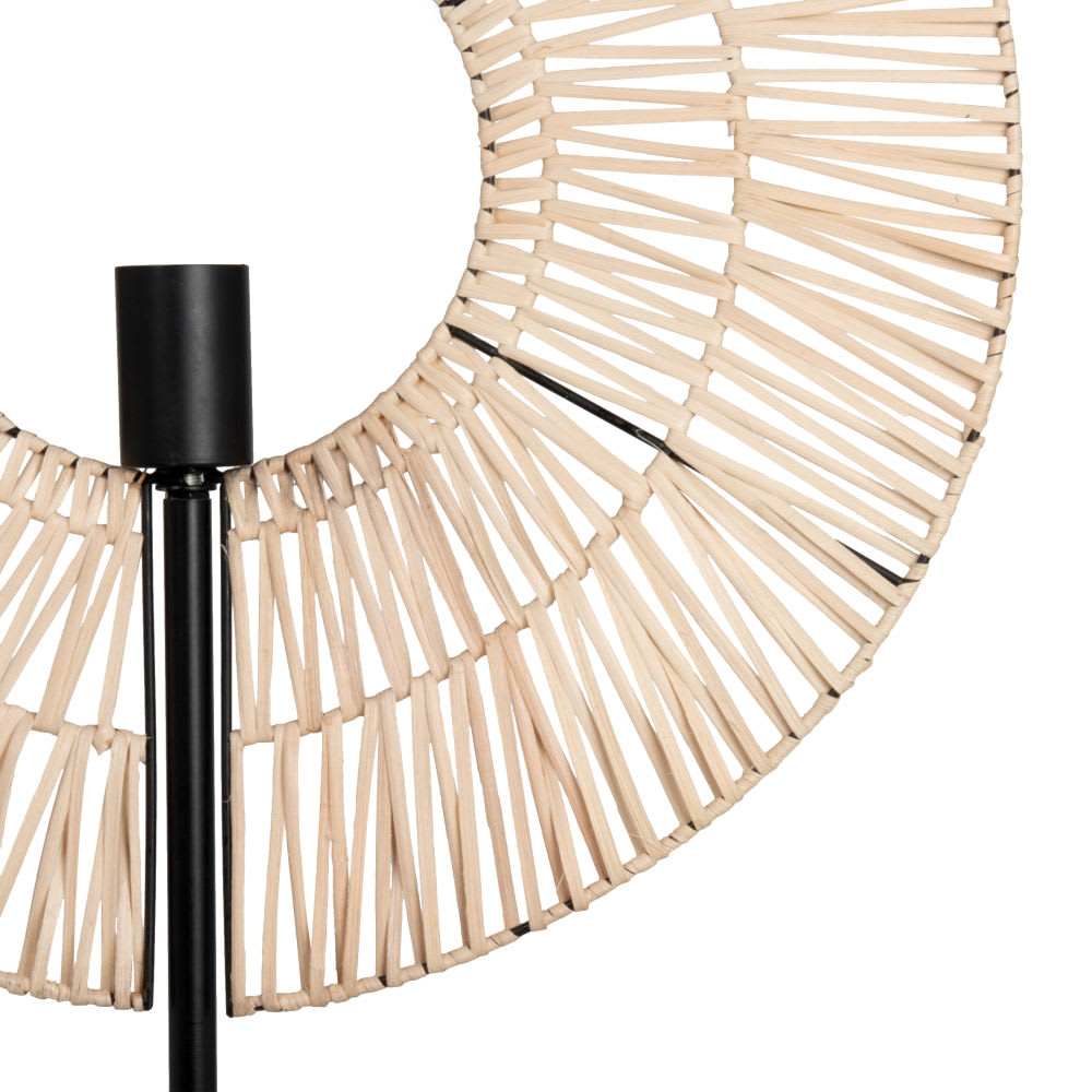 Lampadaire en métal noir et abat-jour en rotin - Maisons du Monde