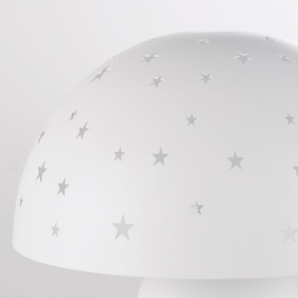 Lampe à poser en métal écru avec étoiles ajourées — vue 3