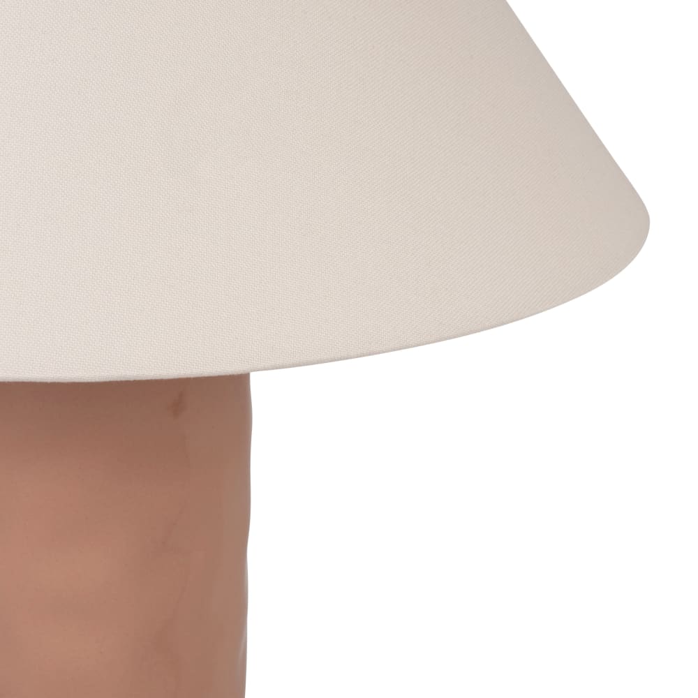 Lampe aus altrosa Keramik mit konischem Lampenschirm aus Stoff,