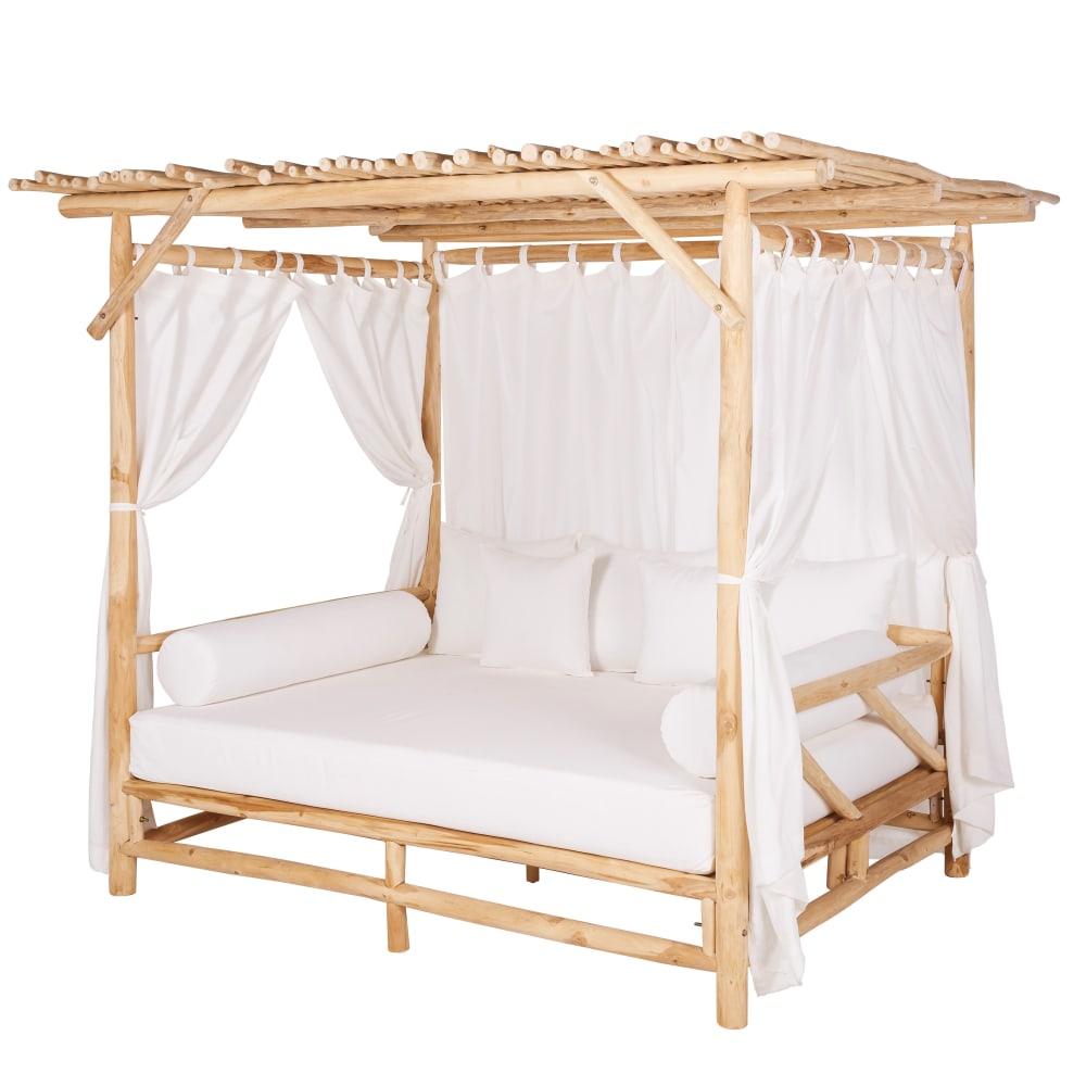 Lit à baldaquin d'extérieur en bois de teck, voile blanc et coussins blancs