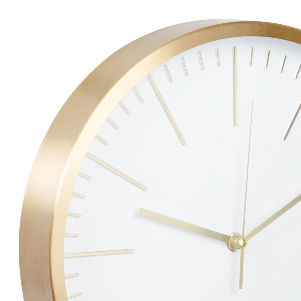 Ronde klok van wit en goudkleurig aluminium, diameter 31 cm. -