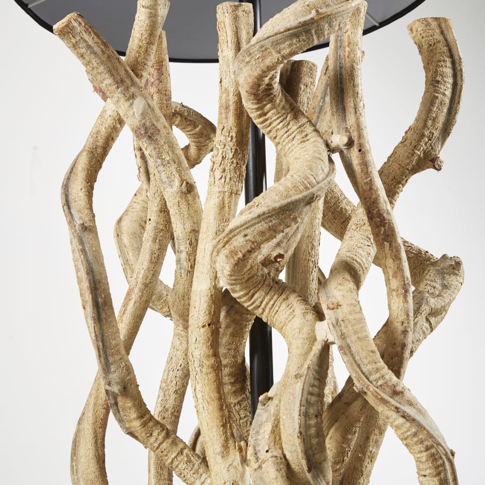 Stehlampe aus Weinliane mit schwarzem Lampenschirm H157 - Maisons