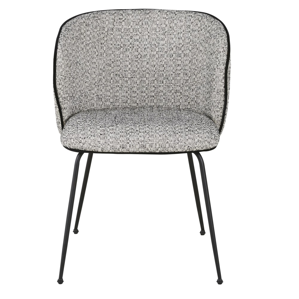 Stuhl mit grauem Bezug aus recyceltem Polyester und Leinen und
