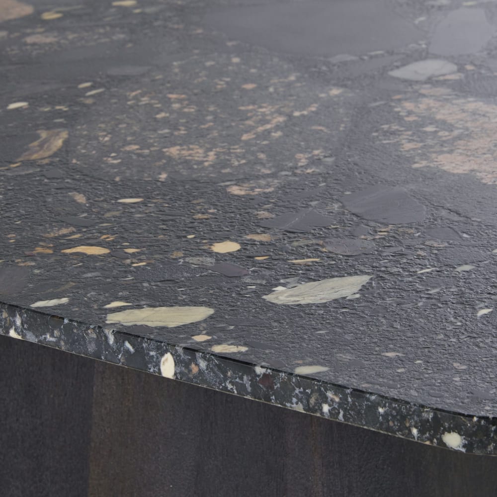 Table basse en pierre et bois de manguier massif noir L80 — vue 4