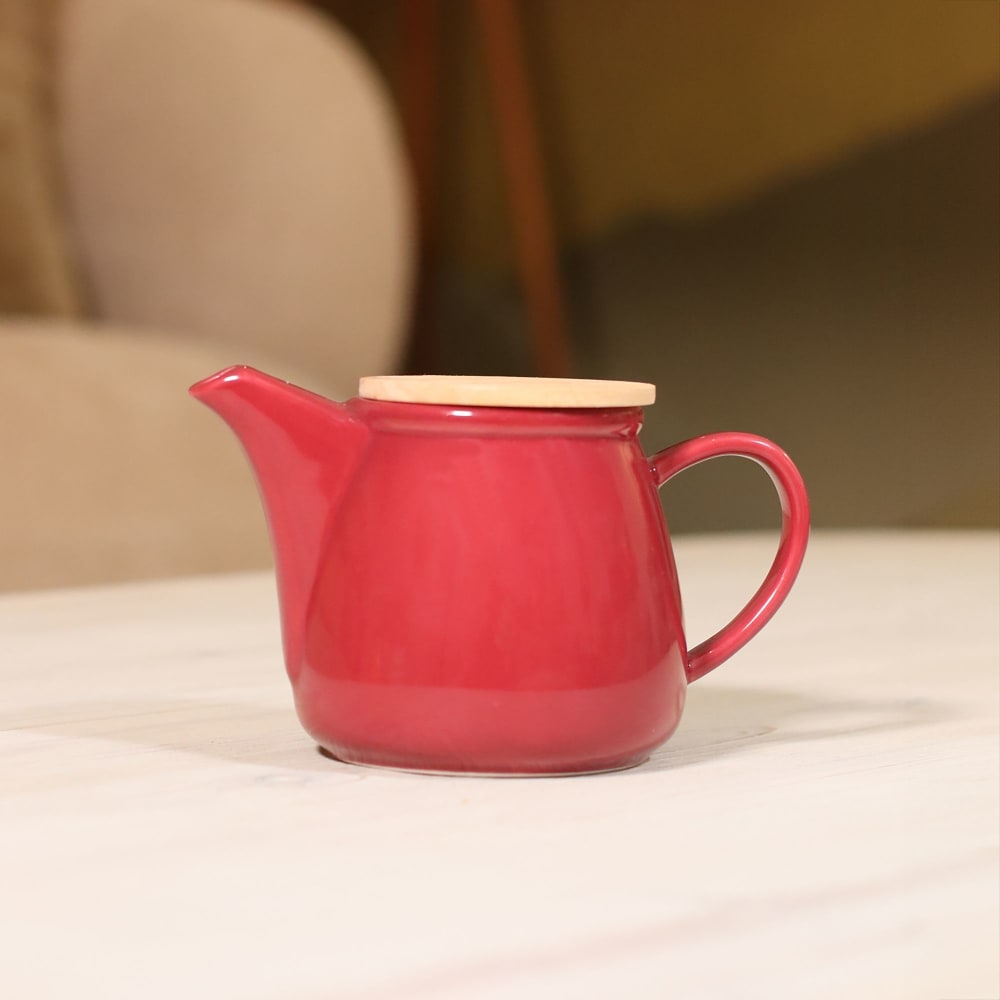 Théière Rouge Fine Et Unique – Marque Red Envelope – Manche Bois – Design Original
