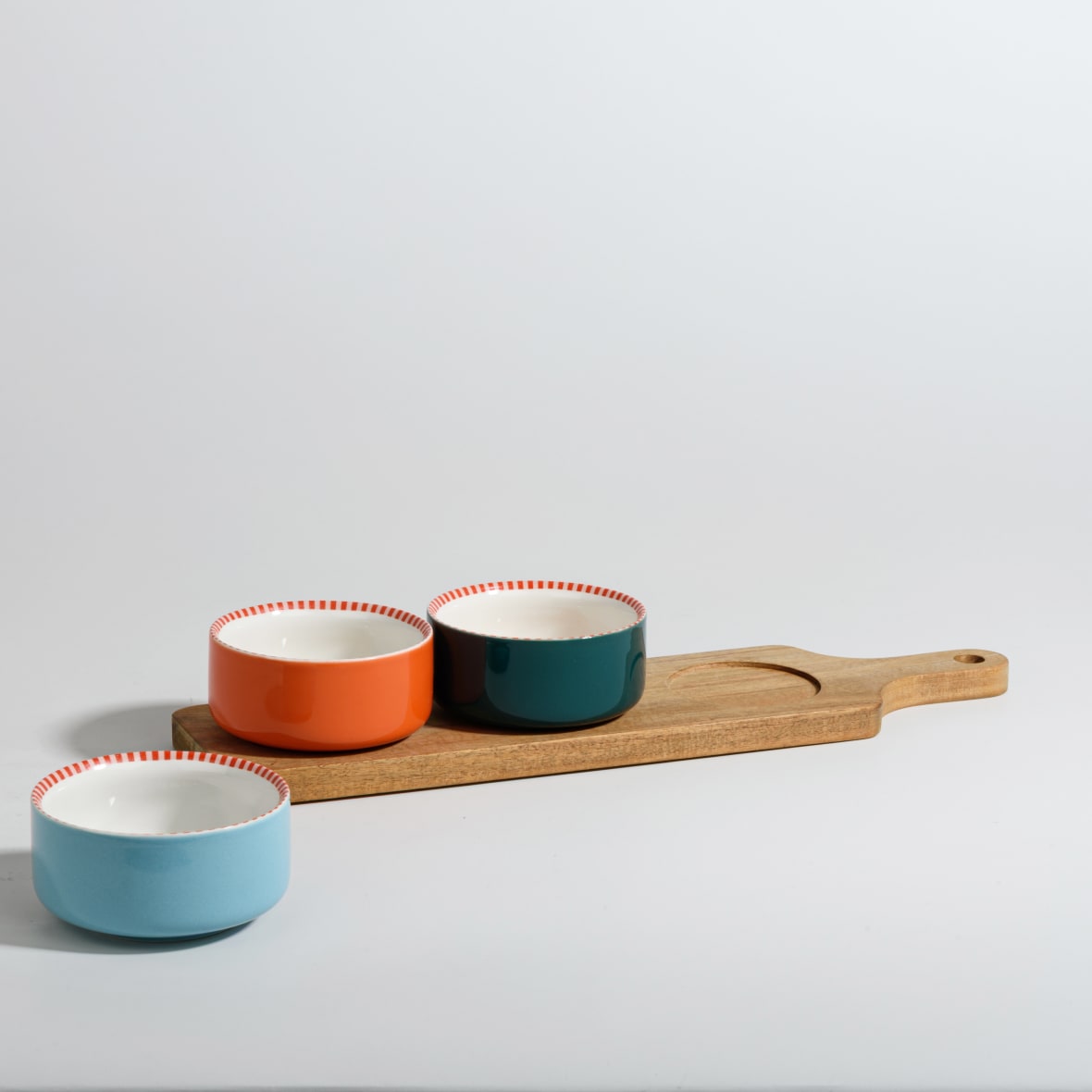 REMEMBER Set 6 Ciotole Colorate Con Vassoio In Legno Di Bambù - Snack & Dip, 33x22 Cm