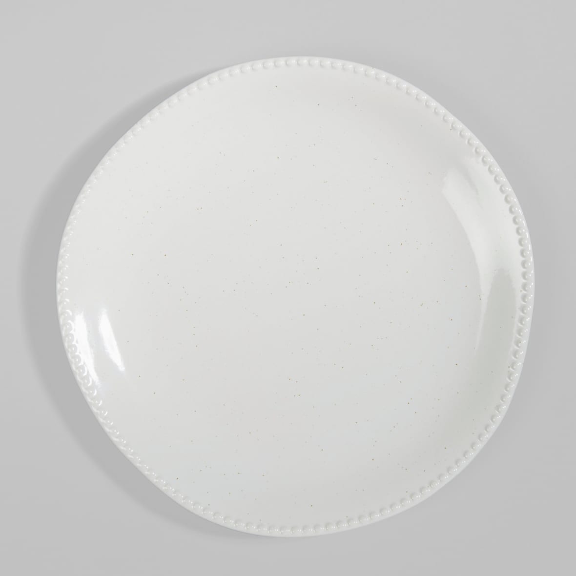 Livia - Assisette plate en céramique blanche et bord perlé, collection British Cottage Maisons du Monde