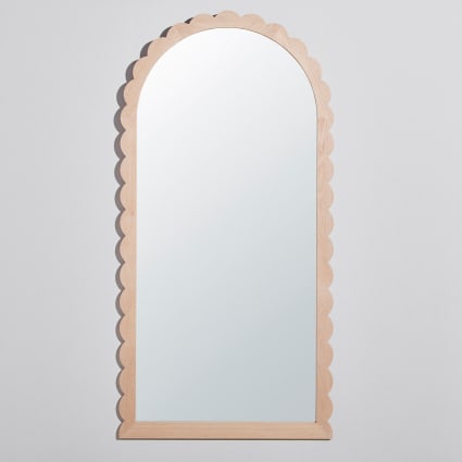 Grand miroir arche en bois de chêne festonné 90x180 Osmana | Maisons du Monde