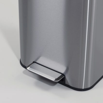 Kela Lamina Pattumiera In Acrilico Opaco - Capacità 5,9L - Design Scanalato