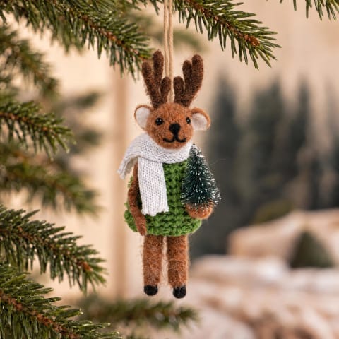 Suspension de Noël cerf en jute marron et vert
Maisons du Monde