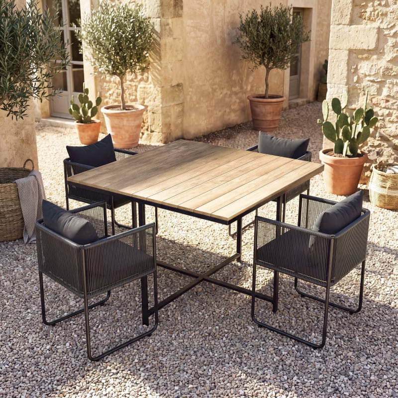 Gartentisch in Teakholzoptik und schwarze Sessel (Set) Swann