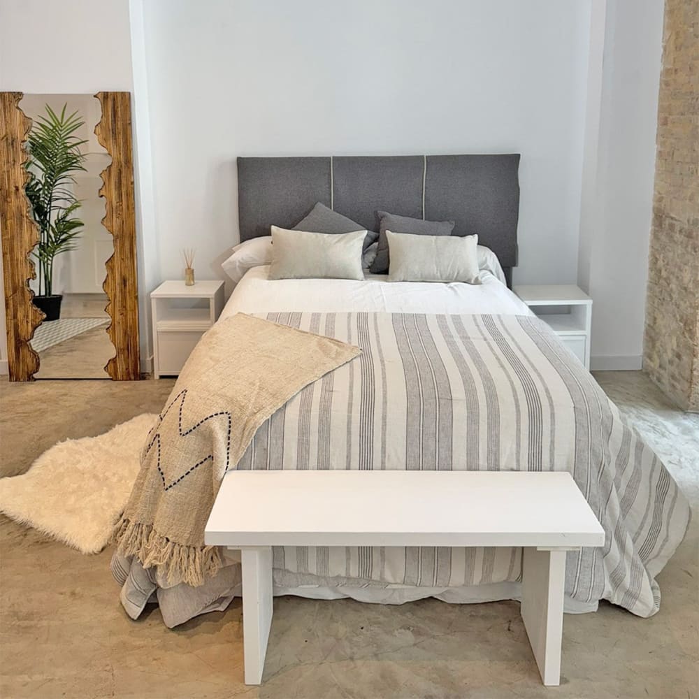 Bank aus Massivholz fürs Bettende/Wohnzimmer in Weiß 140 cm Laredo