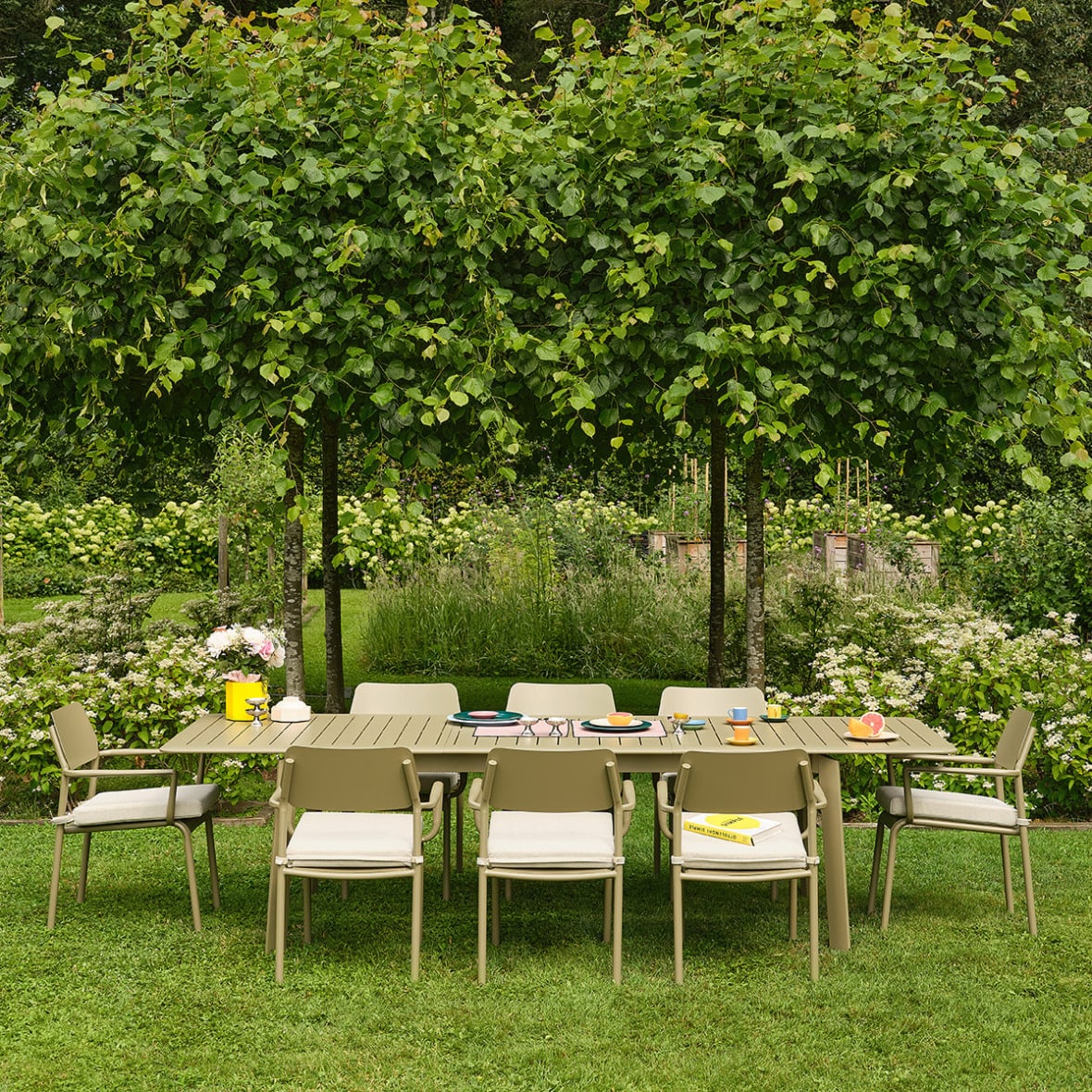 Gartenmöbel aus Aluminium in Khaki, für 6–10 Personen Saro