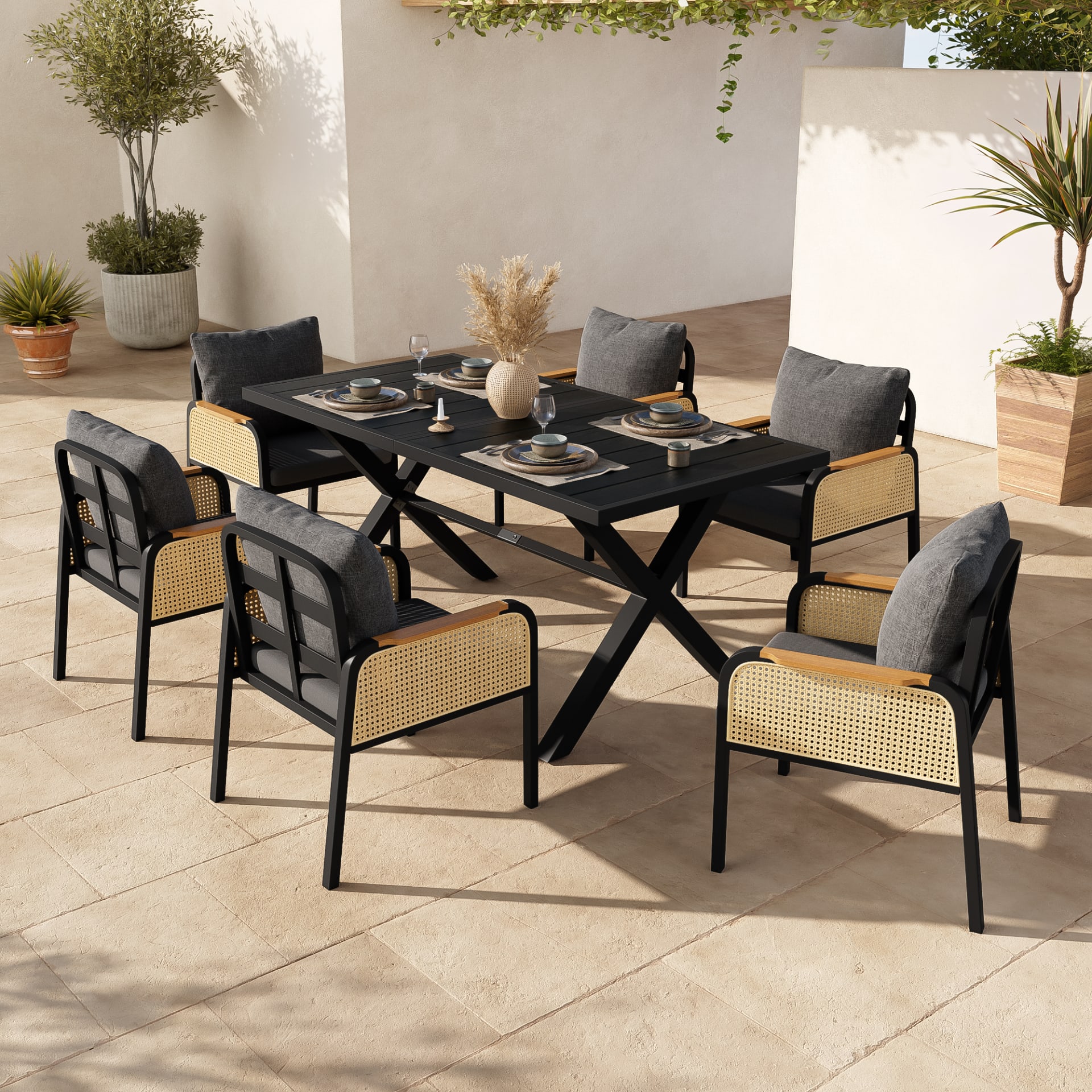 Modernes Outdoor-Essgruppen-Set