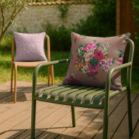 Cuscino decorativo con copertura a tema acquerello a forma di