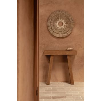 Déco murale en fibre naturelle dans une déco exterieure style Bali