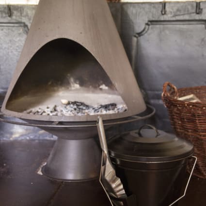 Poofzy Seau à Cendres Avec Couvercle Et Pelle, Seau De Cheminée De 5 Litres Pour Cendres Comprend Un Balai A Main Et Des Gants Pour Foyer Poele A Bois Et Grill