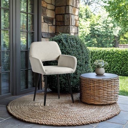 Set di sedie scandinave con tessuto beige e gambe nere Maisons