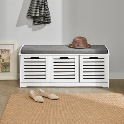 Banc d'entrée peint au fini crayeux