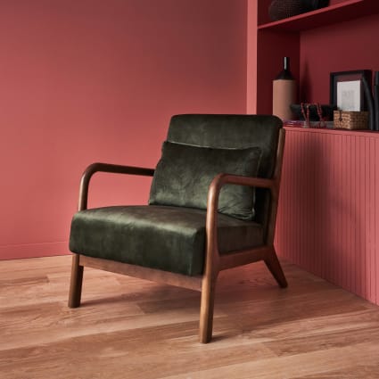 Poltrona scandinava in tessuto effetto lana bouclé e legno MAGGIE