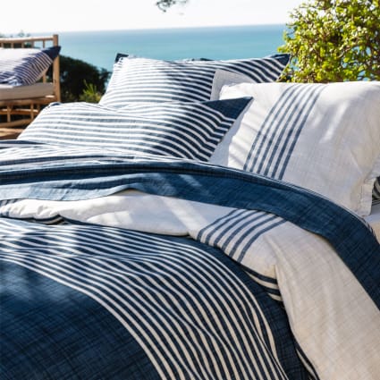 Housse de couette en coton bleu marine 200x200cm Plongeon | Maisons du