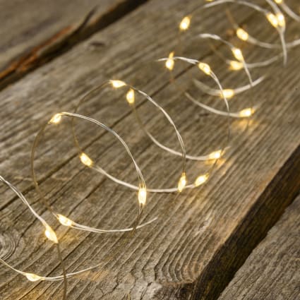 Luci Piatte A Batteria Per Tende VoltShine Luci Piatte A Batteria 3AA Per Tende. Emettono Una Calda Tonalità Bianca, Ideale Per Ambienti Accoglienti. Le Sue Dimensioni Di 2 M X 2 M