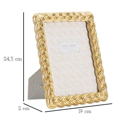 Specchio con cornice dorata: classico o moderno