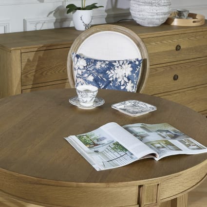 Table Ronde en Chêne Massif avec Pied Central et Rallonge