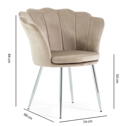 Poltroncina a conchiglia in velluto beige e gambe argento Shelly - Main Image
