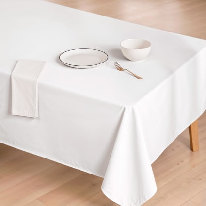 Clinotest Tovaglia 130 x 130 cm – Tovaglia quadrata in 100% cotone con bordo in raso – Certificazione Oeko-Tex, lavabile fino a 95 °C – Biancheria da tavola bianca per occasioni festive