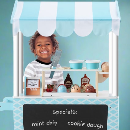 Chariot à glaces pour enfants, plus de 20 accessoires, jeu de simulation de cuisine avec cornet de glace et glace à l'eau, auvent et congélateur, tiroirs de rangement et menus à