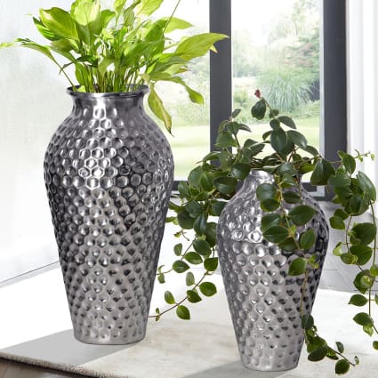 2er Set Tischvasen aus Aluminium, silber