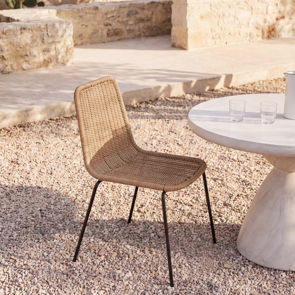 Maisons du Monde - Boavista - Silla de exterior apilable de acero y resina reciclada efecto ratán